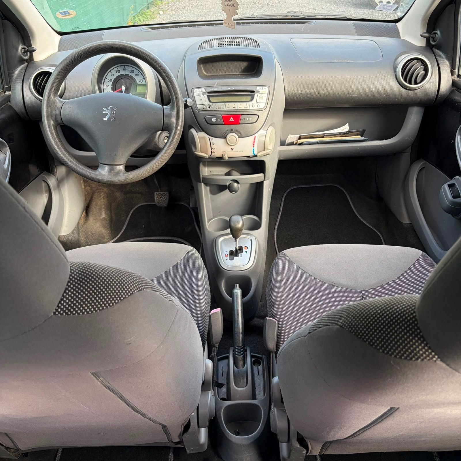Peugeot 107 Automatique à vendre à Valenciennes – Essence 1.0 VVT-i Faible Consommation